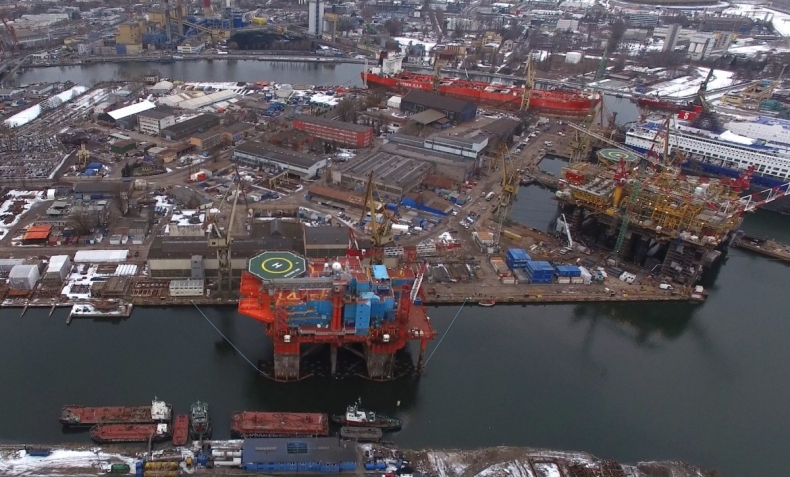 Platforma hotelowa Safe Bristolia już opuściła dok Remontowej - GospodarkaMorska.pl