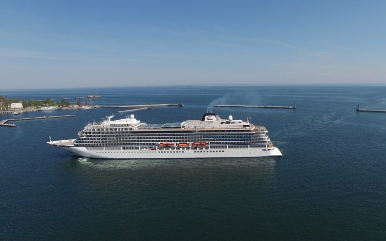 Gdyński port rozpoczął sezon wycieczkowców w Polsce - GospodarkaMorska.pl