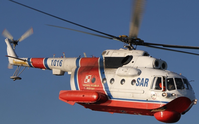 Dwoje nastolatków wpadło do wody przy ujściu Wisły. Wciąż trwają poszukiwania - GospodarkaMorska.pl