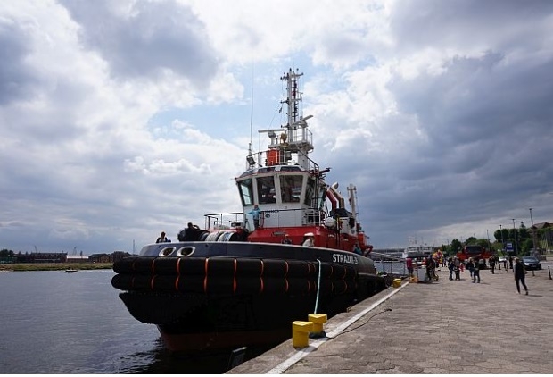 Nowy sprzęt ratowniczy w Portach Szczecin-Świnoujście - GospodarkaMorska.pl