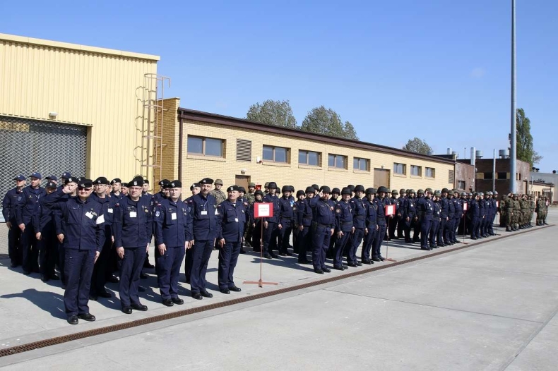 Ćwiczenie marynarzy 8.FOW - GospodarkaMorska.pl