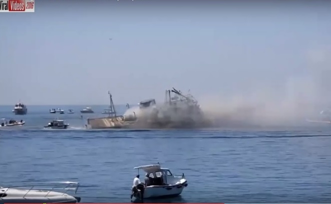Zatopili jednostkę z dwoma osobami na pokładzie (wideo) - GospodarkaMorska.pl