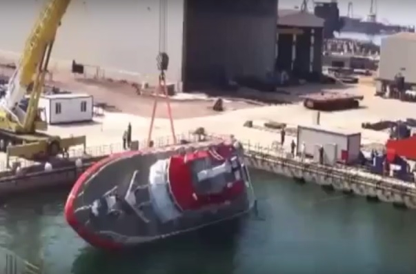 Najbardziej zwariowane wodowanie na świecie? (wideo) - GospodarkaMorska.pl