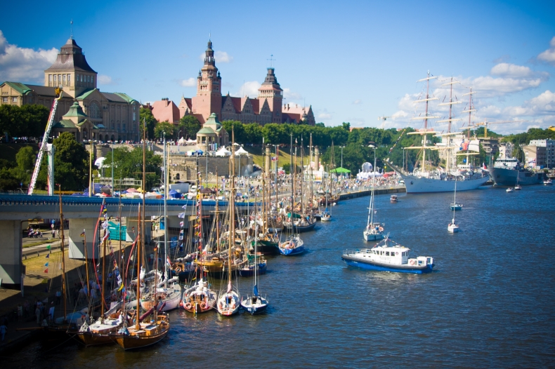 Ponad 30 żaglowców i oldtimerów na Dniach Morza w Szczecinie - GospodarkaMorska.pl