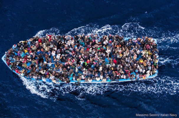 45 migrantów zginęło w wypadku statku z migrantami - GospodarkaMorska.pl