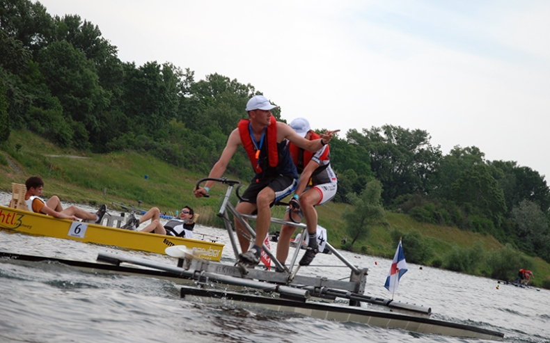 Studenci PG wywalczyli trzecie miejsce w International Waterbike Regatta - GospodarkaMorska.pl