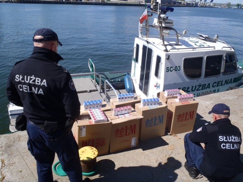 Protest Służby Celnej przeciwko reorganizacji administracji skarbowej - GospodarkaMorska.pl