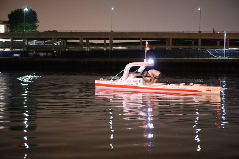Aleksander Doba pokonany przez fale - GospodarkaMorska.pl