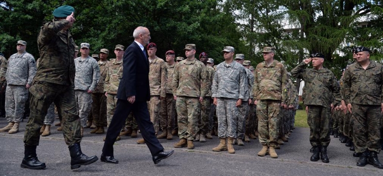 Szef MON: Anakonda-16 sprawdzianem obronności wschodniej flanki - GospodarkaMorska.pl