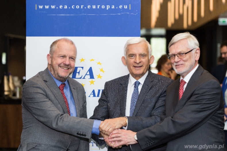 Deklaracja Gdyńska w sprawie „Rozwoju polityki Unii Europejskiej na rzecz rewitalizacji miast portowych - GospodarkaMorska.pl