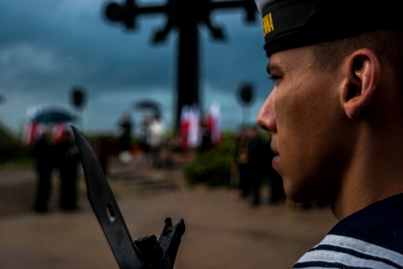 Odsłonięcie tablic w Aleji Zasłużonych Ludzi Morza - GospodarkaMorska.pl