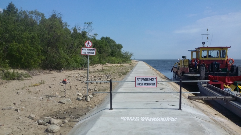 Zakazy wejścia na kierownicach ujścia Wisły - GospodarkaMorska.pl