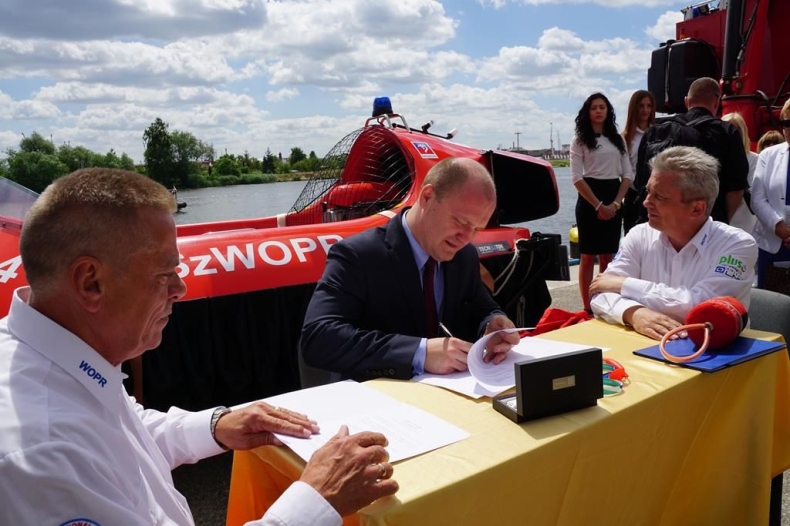 Poduszkowiec dla szczecińskiego WOPR - GospodarkaMorska.pl