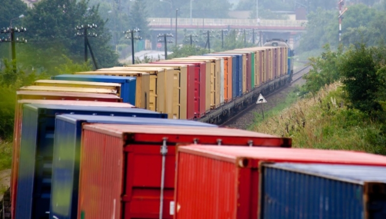 Luksusowe auta koleją dotarły do Chin. Trasa wiodła przez Polskę - GospodarkaMorska.pl