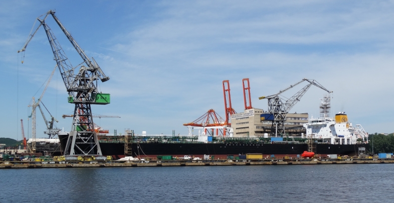 Remont zbiornikowca w stoczni Nauta - GospodarkaMorska.pl