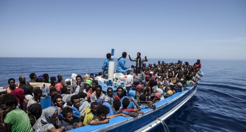 NATO przeciw przemytowi ludzi na Morzu Śródziemnym - GospodarkaMorska.pl