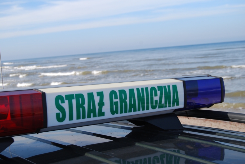 Jacht zaplątany w sieci - GospodarkaMorska.pl