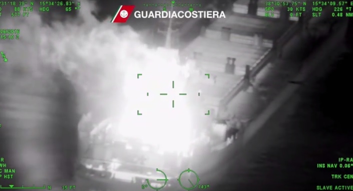 Pożar na statku. Zobacz nagranie z akcji ratowniczej - GospodarkaMorska.pl