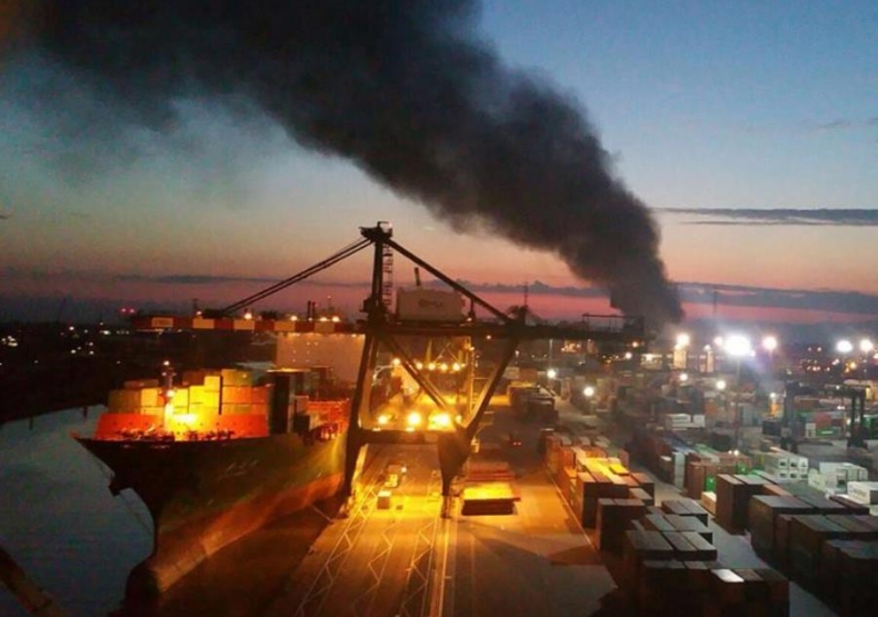 Pożar w weneckim porcie - GospodarkaMorska.pl