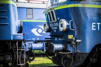 Porozumienie ze związkami zawodowymi – bez zmiany wynagrodzeń w PKP CARGO - GospodarkaMorska.pl