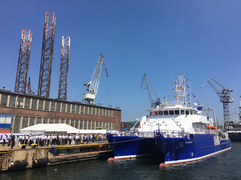 Oceanograf - nowoczesny statek badawczy Uniwersytetu Gdańskiego już ochrzczony (wideo) - GospodarkaMorska.pl