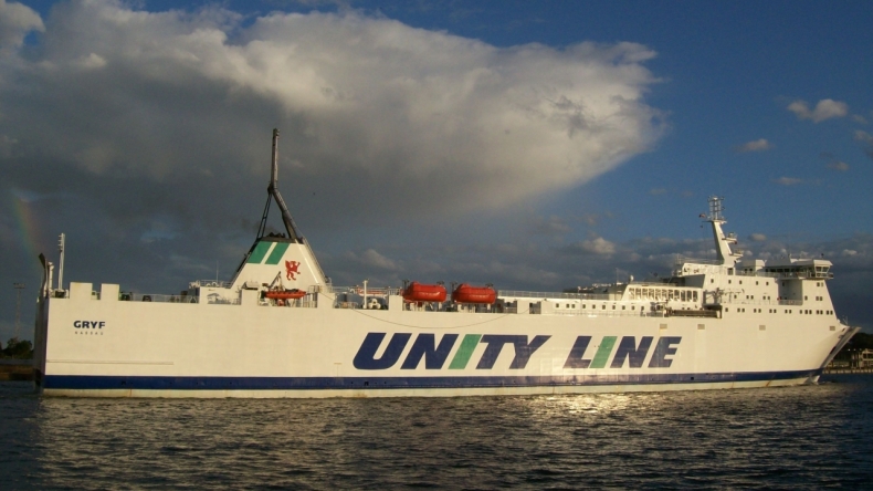 Prom Gryf trafił na remont do Gryfii - GospodarkaMorska.pl