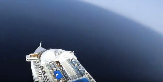 Atak dronów. Spektakularne nagranie - GospodarkaMorska.pl