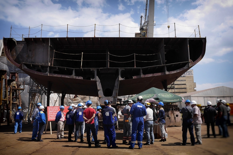Kolejny etap budowy ekologicznego promu w stoczni Crist zakończony - GospodarkaMorska.pl