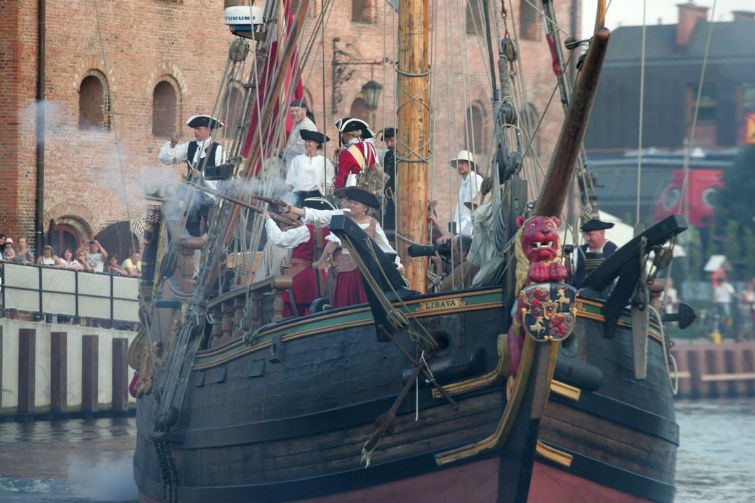 Trwa Baltic Sail w Gdańsku. Bitwa żaglowców na Motławie - GospodarkaMorska.pl