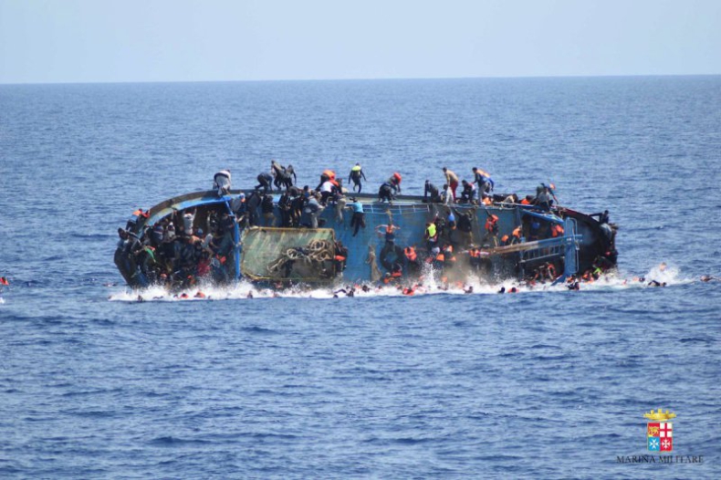 Rekordowa liczba śmierci imigrantów próbujących przekroczyć Morze Śródziemne - GospodarkaMorska.pl