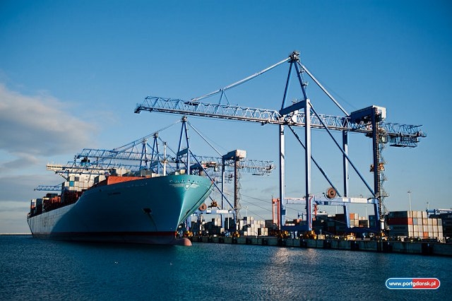 Niższe limity emisji dla dźwigów i statków - GospodarkaMorska.pl