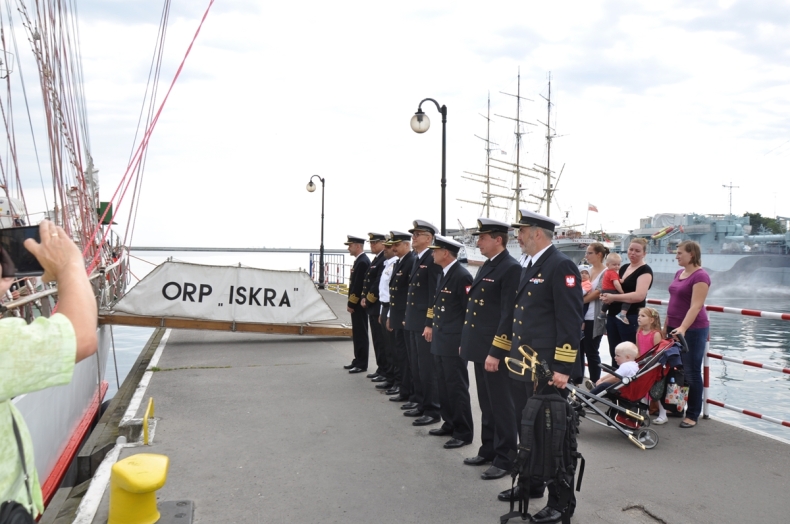 Praktyka podchorążych zagranicznych na pokładzie ORP „Iskra” - GospodarkaMorska.pl