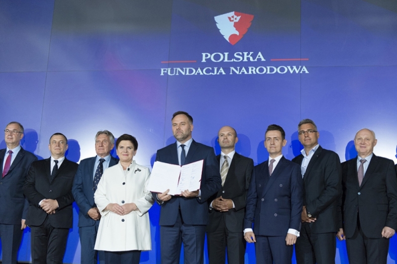 Premier Beata Szydło: promocją Polski za granicą zajmie się Polska Fundacja Narodowa - GospodarkaMorska.pl