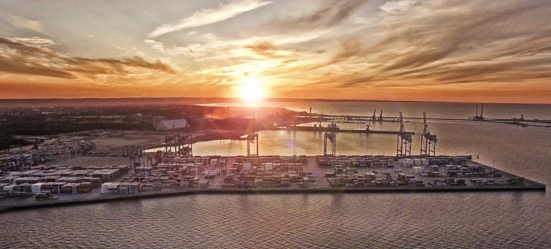 Port Gdańsk nie zwalnia tempa - wzrost przeładunków w I półroczu - GospodarkaMorska.pl