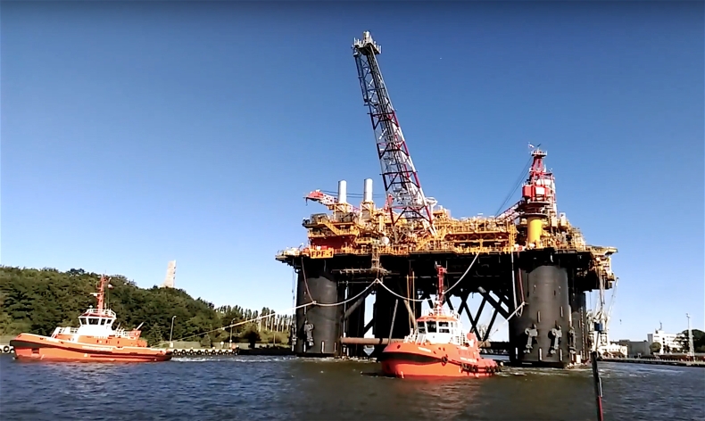 Gigantyczna platforma offshore FPF1 została wyholowana z Remontowej na próby morskie - GospodarkaMorska.pl