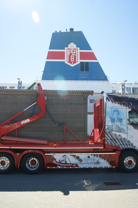 Gwiazdy skandynawskiego tuningu juz przypłynęły do Świnoujścia - GospodarkaMorska.pl