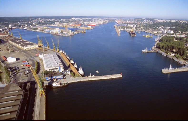 Pogłębienie toru podejściowego i akwenów wewnętrznych Portu Gdynia – Etap I - GospodarkaMorska.pl