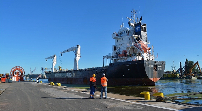 Ostatnia dostawa z 75 km rurociągu dla B8 - GospodarkaMorska.pl