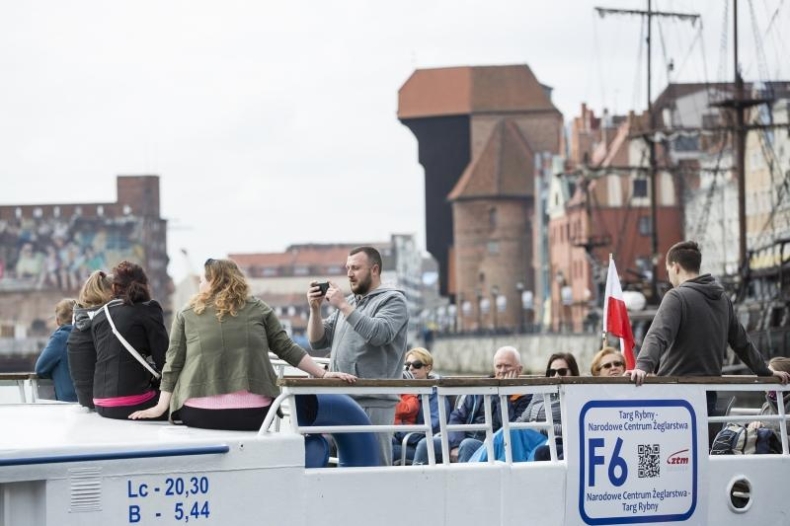 Tramwaj wodny na linii F6 zmienia rozkłady rejsów - GospodarkaMorska.pl