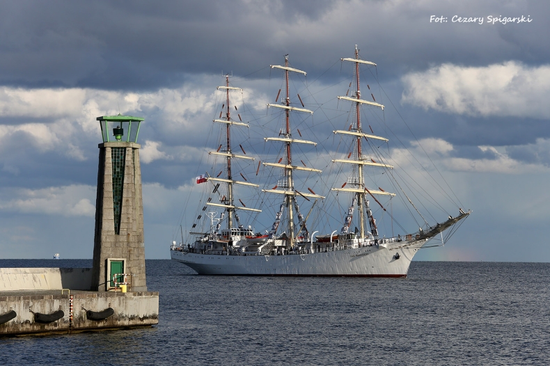Dar Młodzieży wraca do Gdyni - GospodarkaMorska.pl