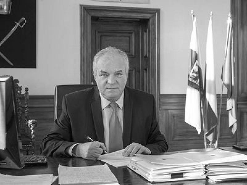 Przyjaciele, znajomi i rodzina pożegnali zmarłego wojewodę zachodniopomorskiego - GospodarkaMorska.pl