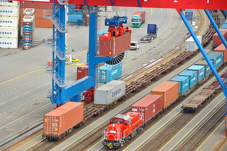 Port Hamburg: wzrost przewozów kolejowych - GospodarkaMorska.pl