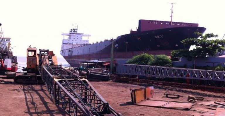 Więcej kontenerowców pójdzie na żyletki w czwartym kwartale - GospodarkaMorska.pl