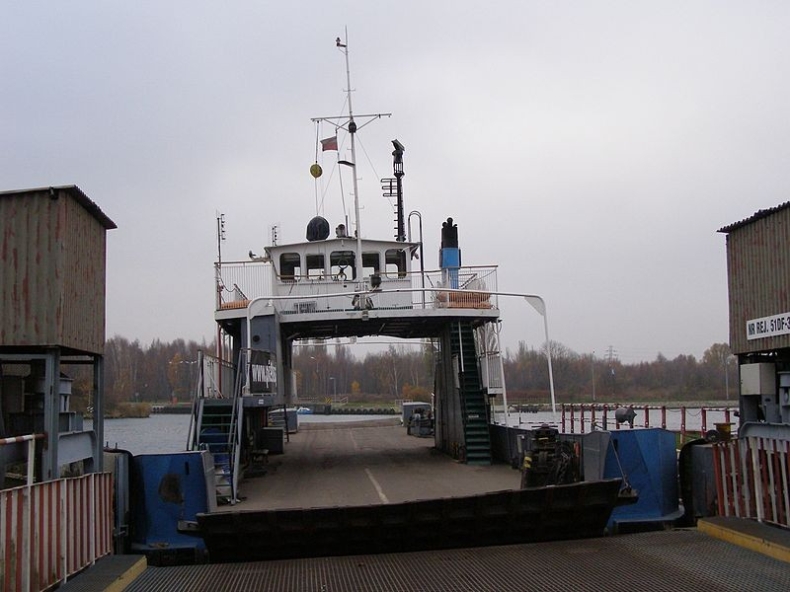 Prom z Wisłoujścia w stoczni złomowej - GospodarkaMorska.pl