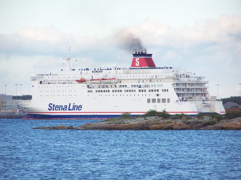 Stena Line: dym na promie - GospodarkaMorska.pl