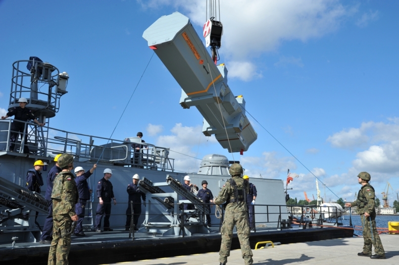 Uzbrajanie ORP Grom - GospodarkaMorska.pl