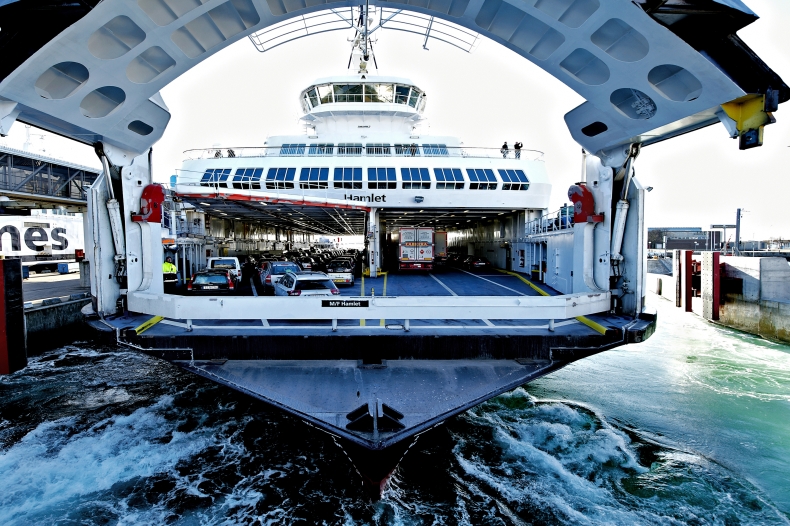 HH-Ferries przechodzi na energię elekryczną - GospodarkaMorska.pl