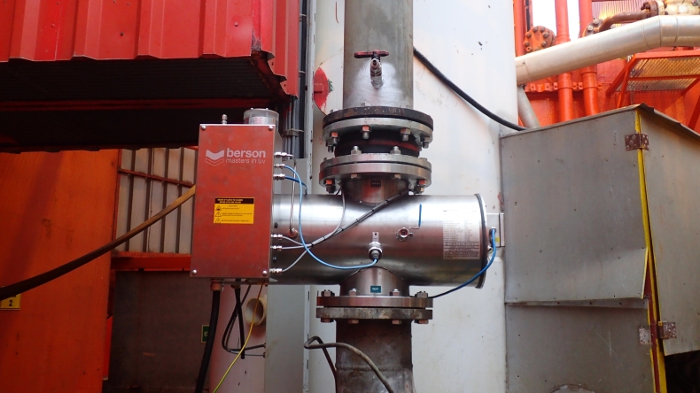 Lampa UV odkaża wodę na platformie LOTOS-u - GospodarkaMorska.pl