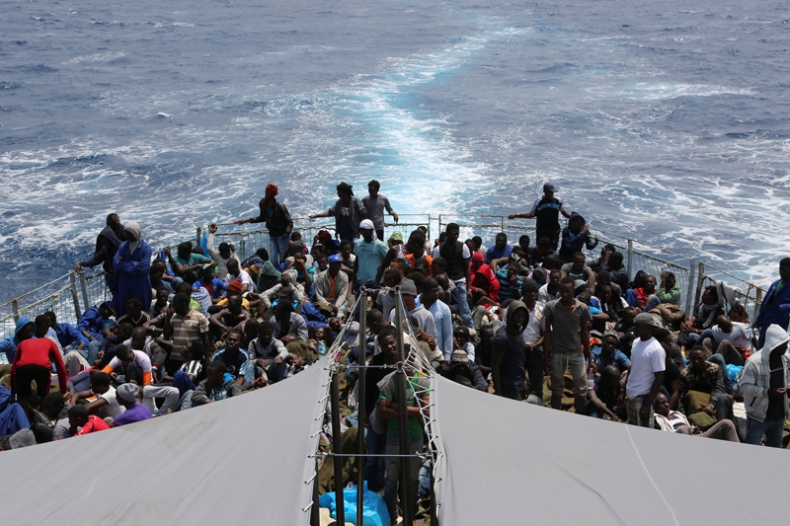 Frontex: w sierpniu mniejszy napływ migrantów do Grecji niż rok temu - GospodarkaMorska.pl