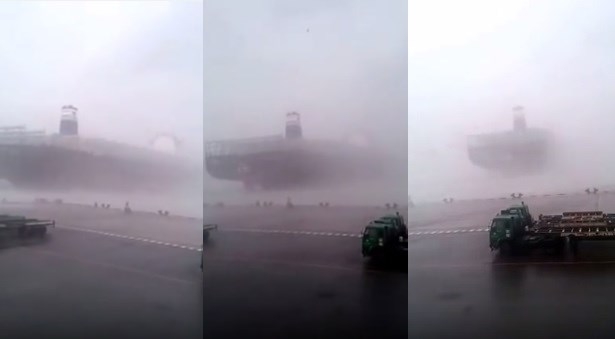 Ogromny kontenerowiec zrywa się z cum (wideo) - GospodarkaMorska.pl